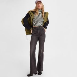 Levi’s 70s high rise flare! Wash: Just a hint - Black. Size 30